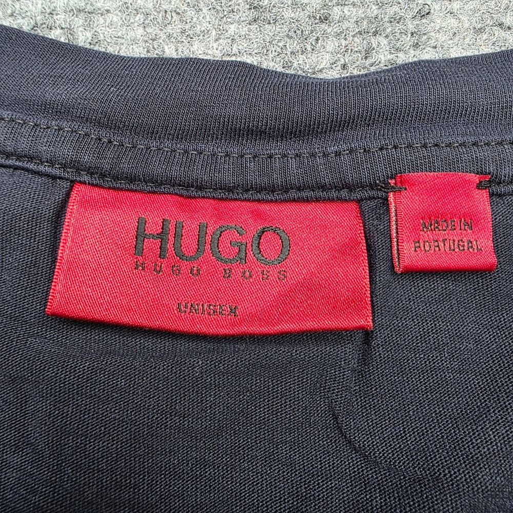 HUGO Hugo Boss Vertical Logo T-Shirt Unisex Large Black Made in Portugal Cotton - Picture 3 of 7